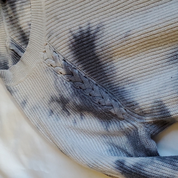 American Eagle Ribbed Sweater - Picture 2 of 3